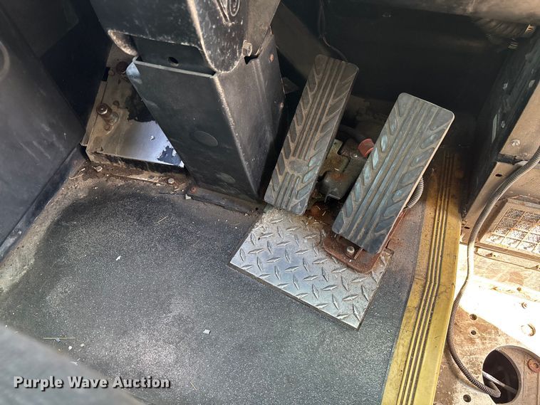 image for item EV3003 2010 Gillig G27D102N4   transit bus