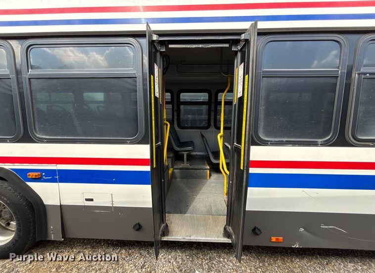 image for item EV3003 2010 Gillig G27D102N4   transit bus