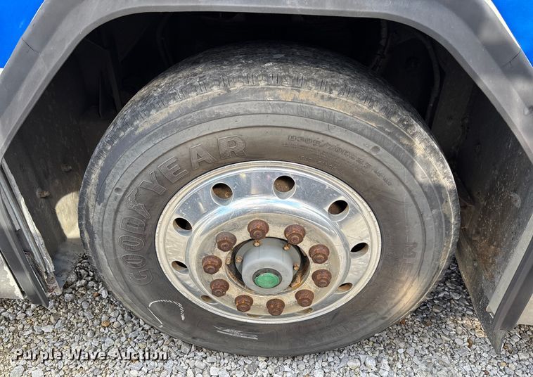 image for item EV3003 2010 Gillig G27D102N4   transit bus