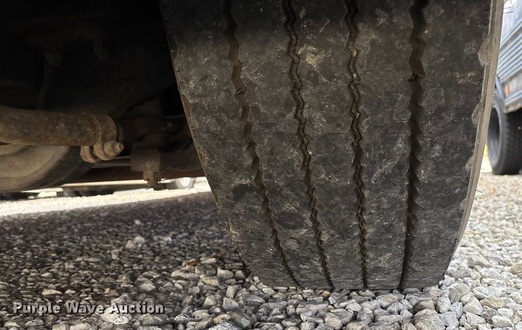 image for item EV3003 2010 Gillig G27D102N4   transit bus