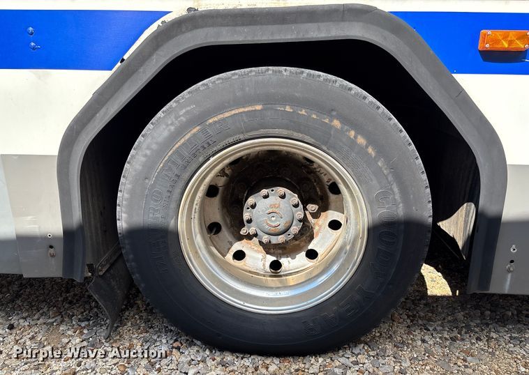 image for item EV3003 2010 Gillig G27D102N4   transit bus