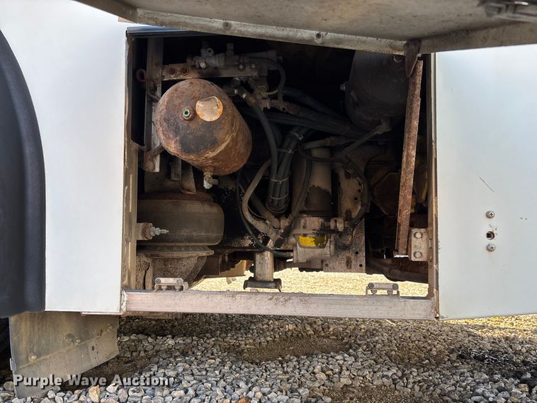 image for item EV3004 2005 Orion VII transit bus