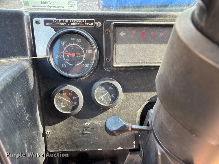 image for item EV3004 2005 Orion VII transit bus