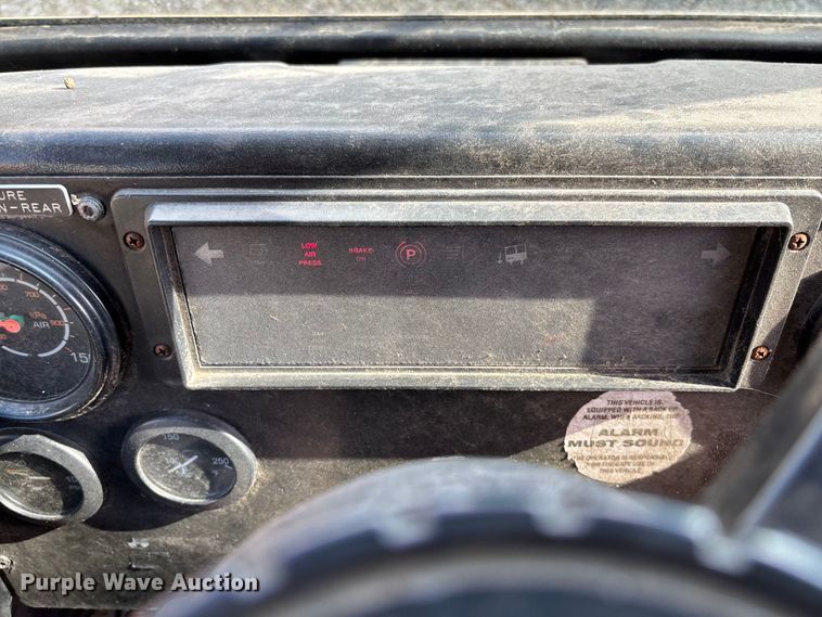 image for item EV3004 2005 Orion VII transit bus