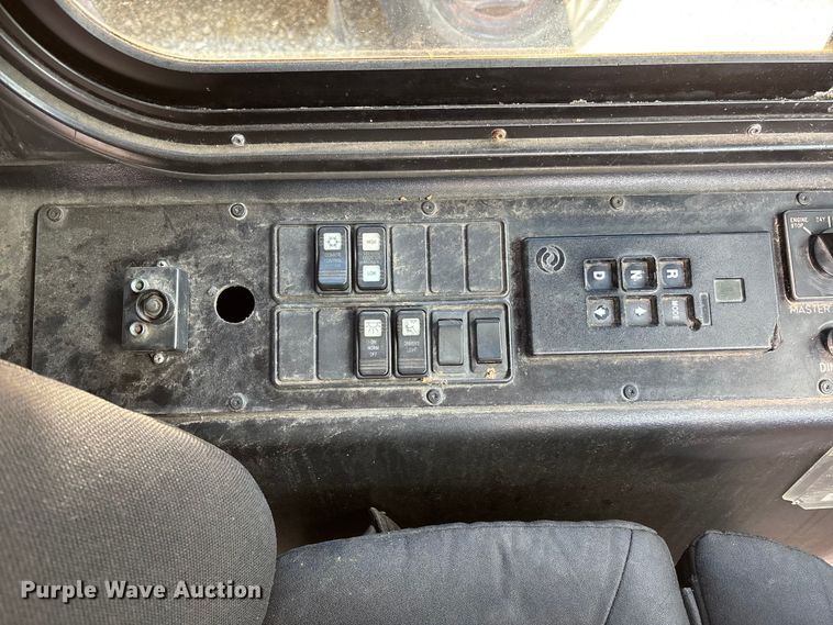 image for item EV3004 2005 Orion VII transit bus