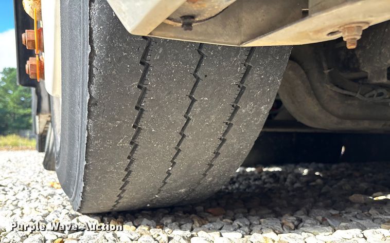 image for item EV3004 2005 Orion VII transit bus