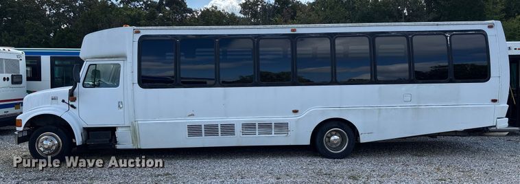 image for item EV3005 2000 International 3400 transit bus