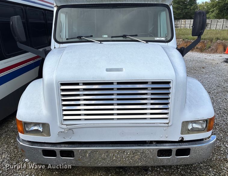 image for item EV3005 2000 International 3400 transit bus