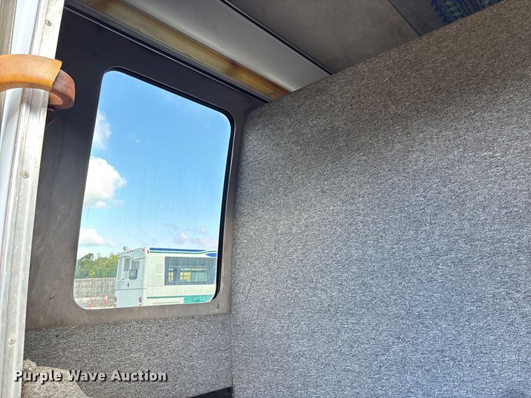 image for item EV3005 2000 International 3400 transit bus