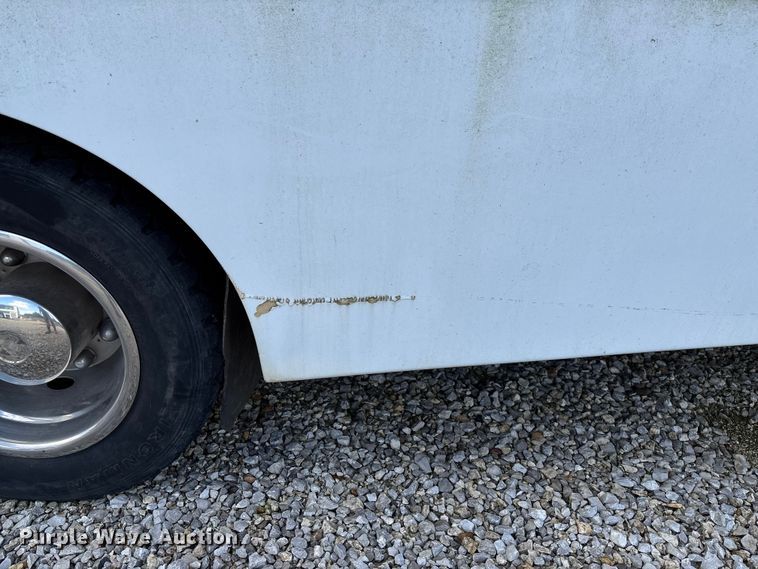 image for item EV3005 2000 International 3400 transit bus