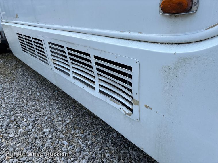 image for item EV3005 2000 International 3400 transit bus