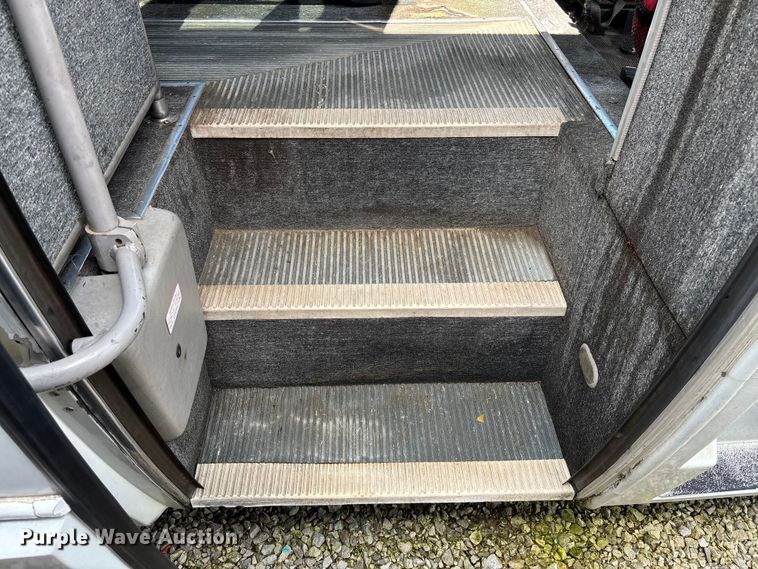 image for item EV3005 2000 International 3400 transit bus