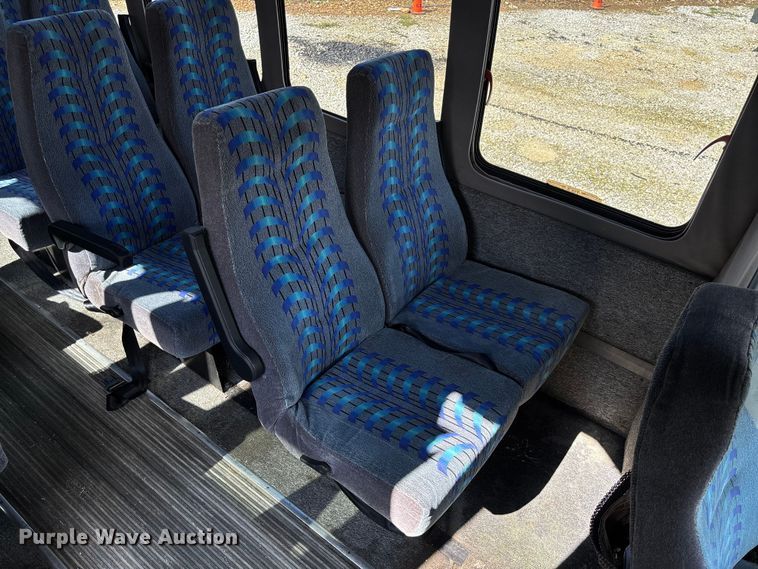 image for item EV3005 2000 International 3400 transit bus