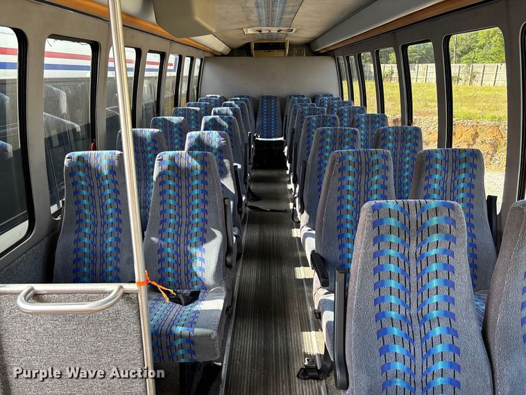 image for item EV3005 2000 International 3400 transit bus