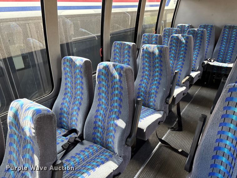 image for item EV3005 2000 International 3400 transit bus