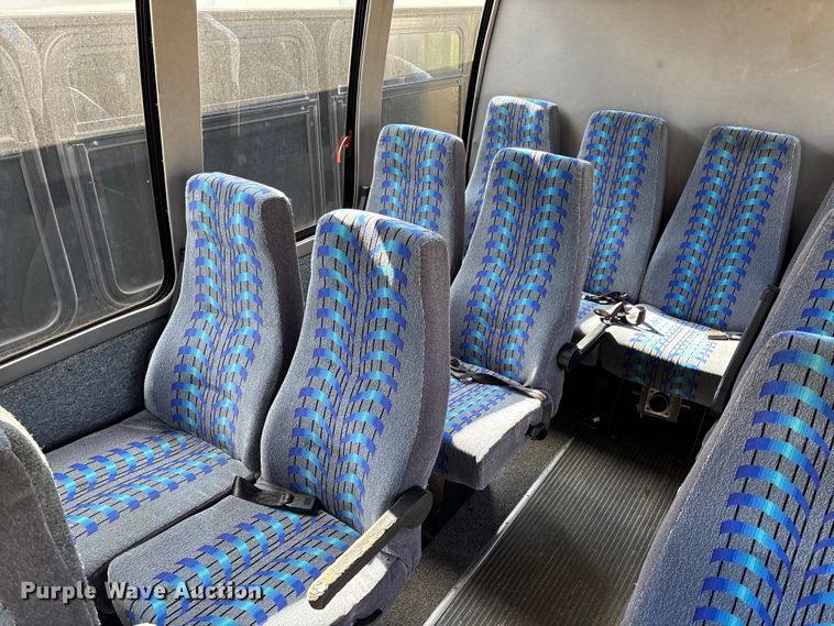 image for item EV3005 2000 International 3400 transit bus