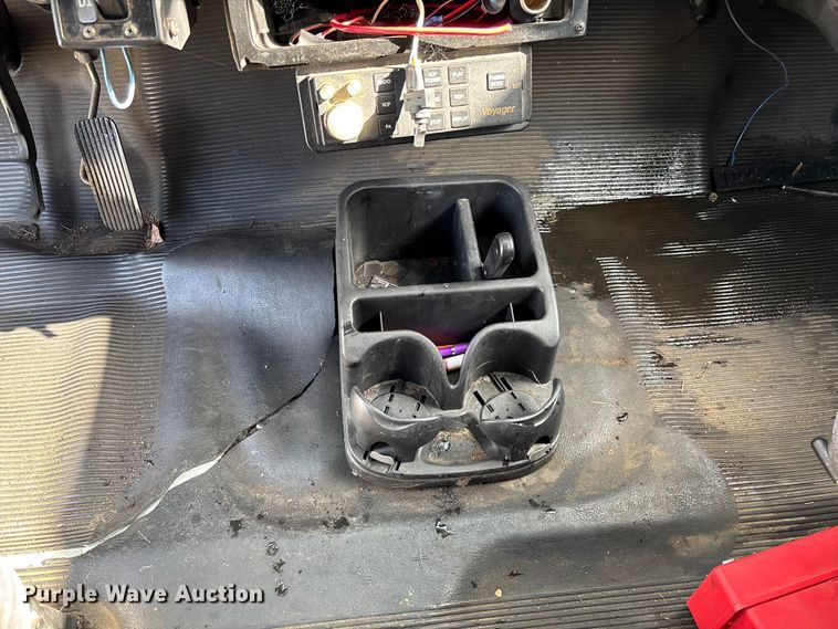 image for item EV3005 2000 International 3400 transit bus