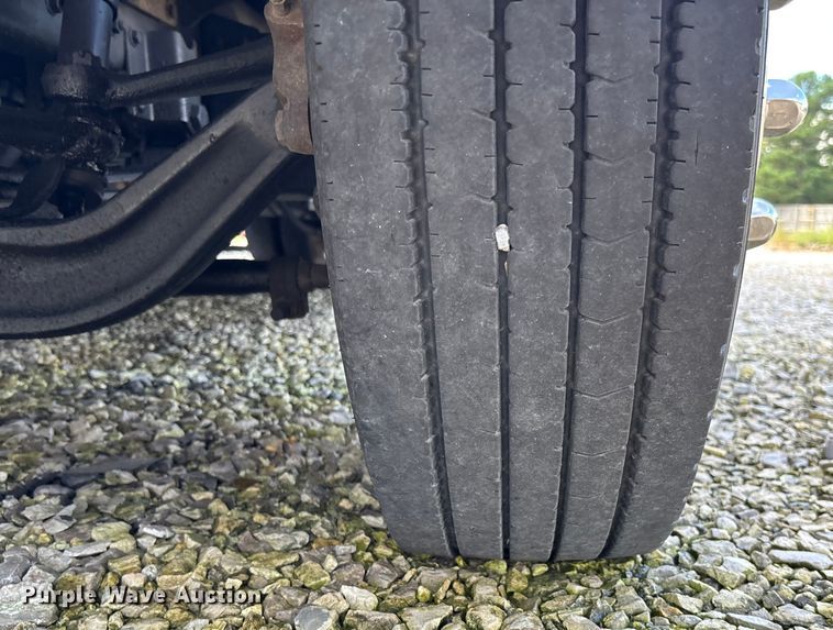 image for item EV3005 2000 International 3400 transit bus