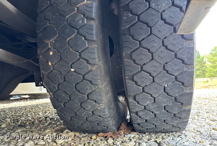 image for item EV3005 2000 International 3400 transit bus