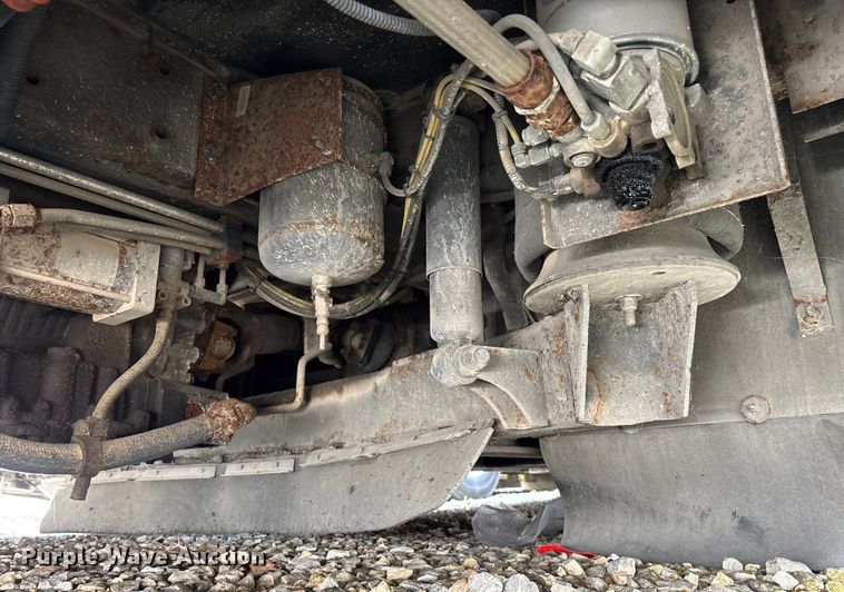 image for item EV3006 2010 Gillig G27D102N4 transit bus