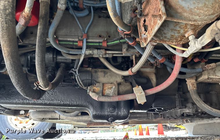 image for item EV3006 2010 Gillig G27D102N4 transit bus