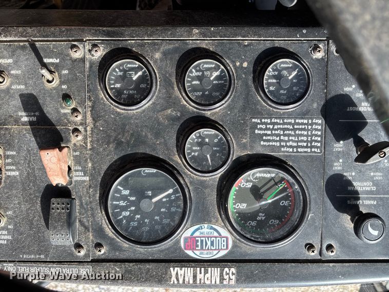 image for item EV3006 2010 Gillig G27D102N4 transit bus