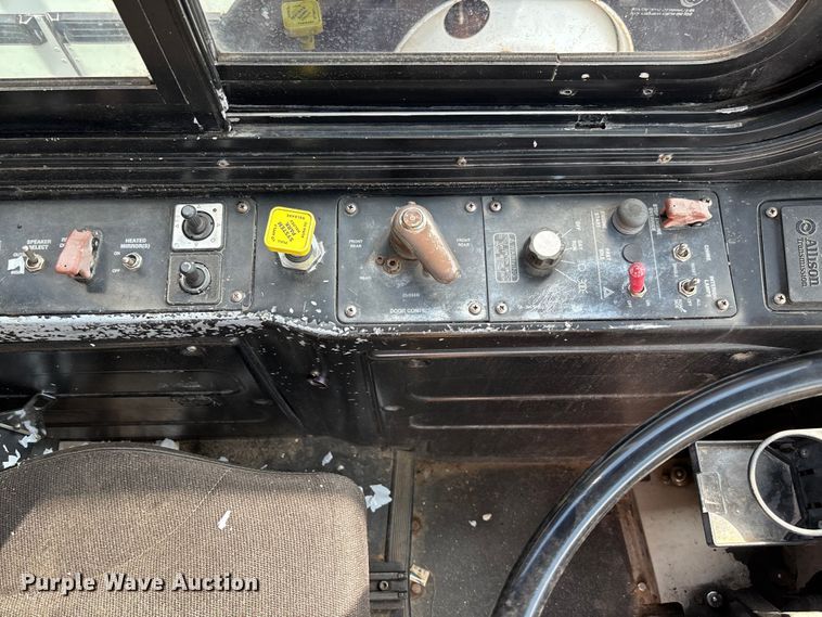 image for item EV3006 2010 Gillig G27D102N4 transit bus