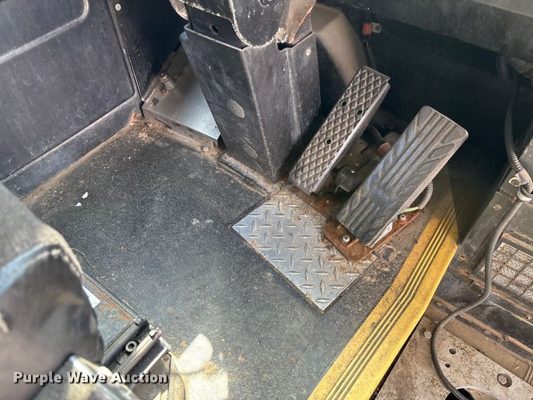 image for item EV3006 2010 Gillig G27D102N4 transit bus