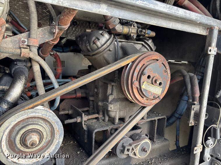 image for item EV3006 2010 Gillig G27D102N4 transit bus