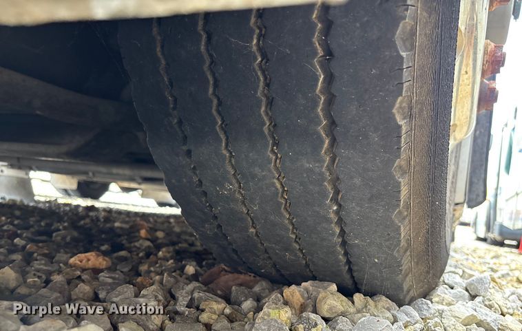 image for item EV3006 2010 Gillig G27D102N4 transit bus