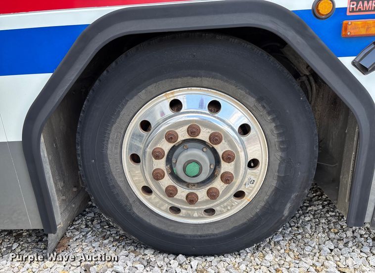 image for item EV3006 2010 Gillig G27D102N4 transit bus