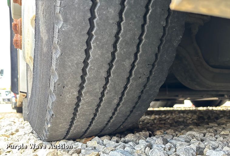 image for item EV3006 2010 Gillig G27D102N4 transit bus