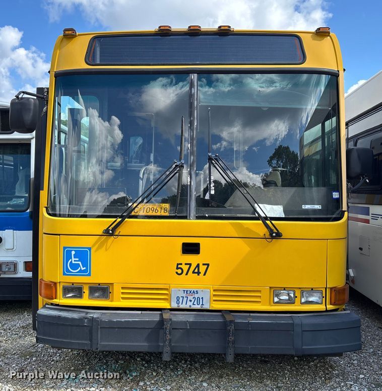 image for item EV3007 2003 North American Bus Industries SHF40 transit bus