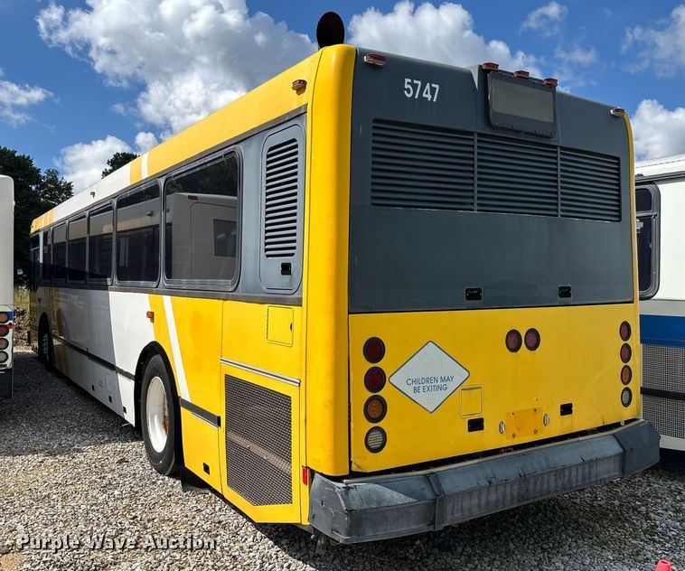 image for item EV3007 2003 North American Bus Industries SHF40 transit bus