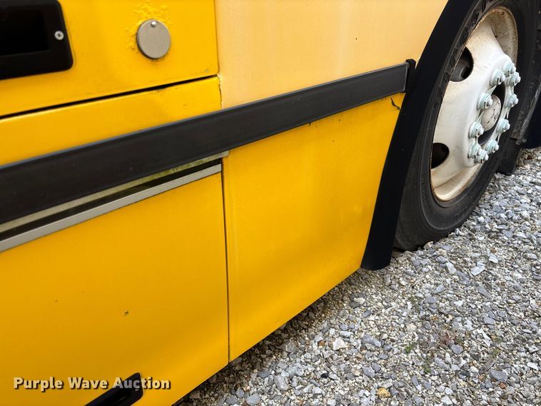 image for item EV3007 2003 North American Bus Industries SHF40 transit bus