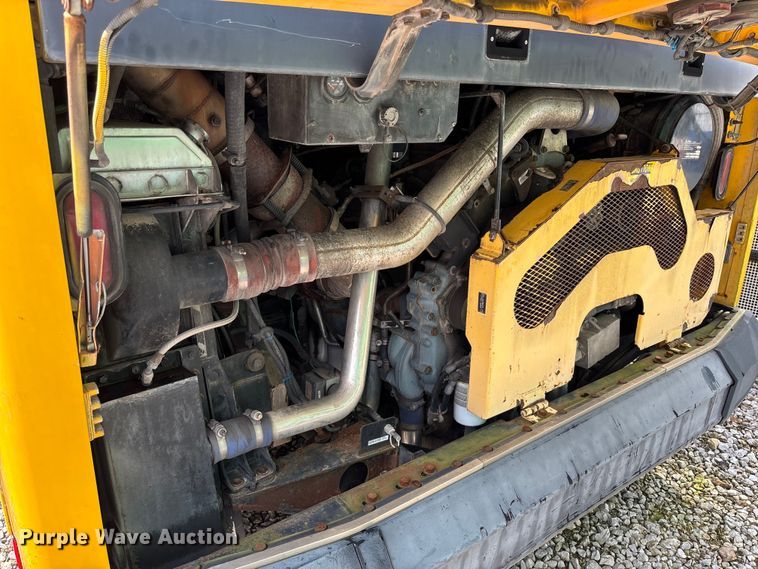 image for item EV3007 2003 North American Bus Industries SHF40 transit bus