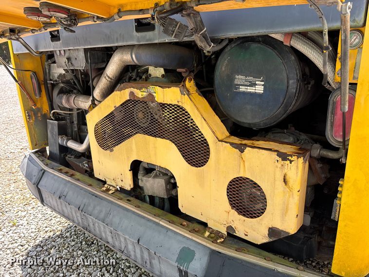 image for item EV3007 2003 North American Bus Industries SHF40 transit bus