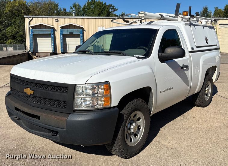 image for item EV3008 2013 Chevrolet Silverado 1500 pickup truck