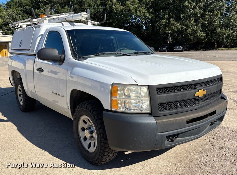 image for item EV3008 2013 Chevrolet Silverado 1500 pickup truck