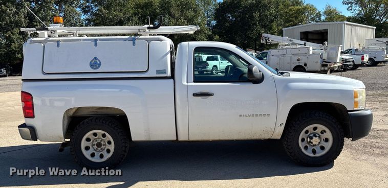 image for item EV3008 2013 Chevrolet Silverado 1500 pickup truck