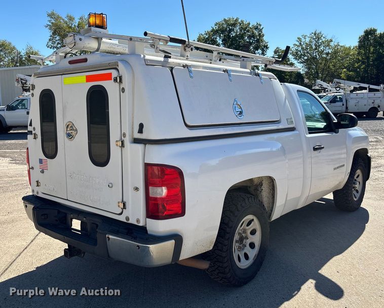 image for item EV3008 2013 Chevrolet Silverado 1500 pickup truck