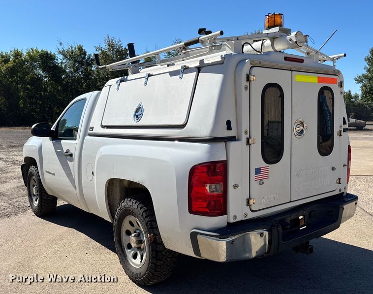 image for item EV3008 2013 Chevrolet Silverado 1500 pickup truck