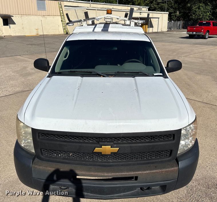 image for item EV3008 2013 Chevrolet Silverado 1500 pickup truck