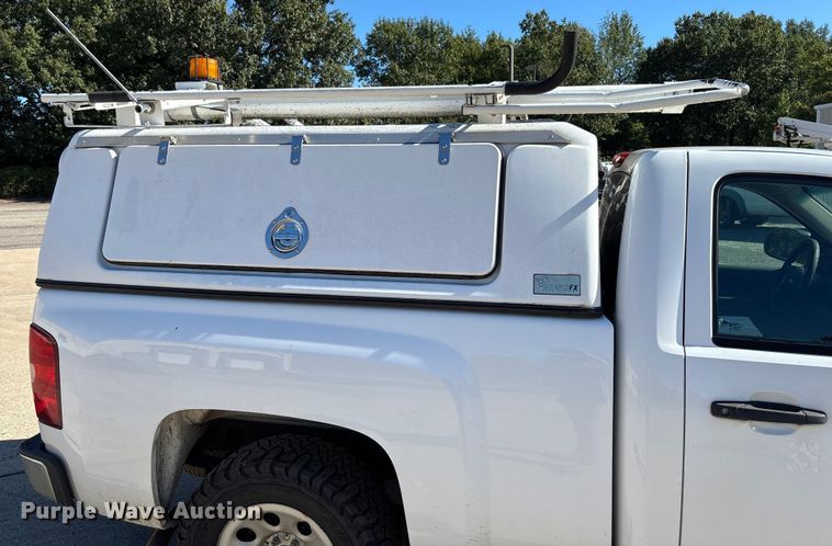 image for item EV3008 2013 Chevrolet Silverado 1500 pickup truck