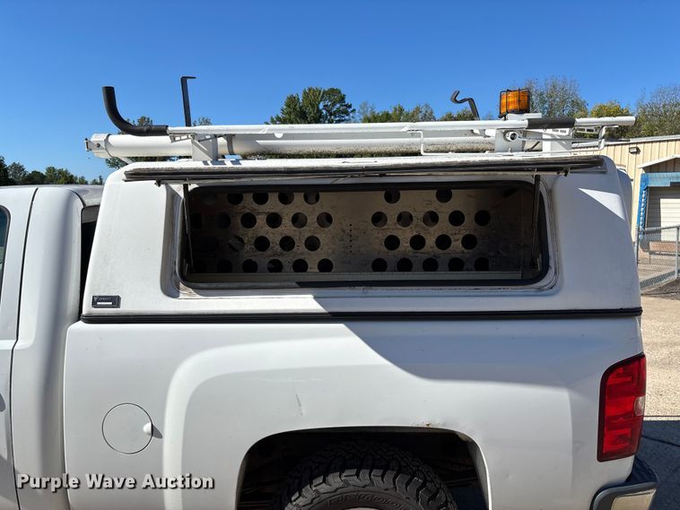 image for item EV3008 2013 Chevrolet Silverado 1500 pickup truck