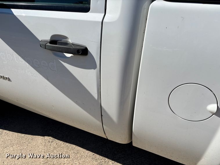 image for item EV3008 2013 Chevrolet Silverado 1500 pickup truck