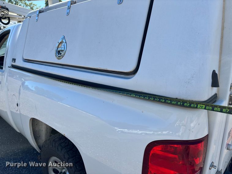 image for item EV3008 2013 Chevrolet Silverado 1500 pickup truck