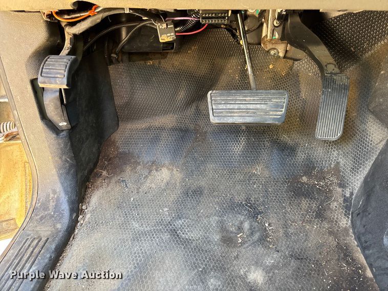 image for item EV3008 2013 Chevrolet Silverado 1500 pickup truck