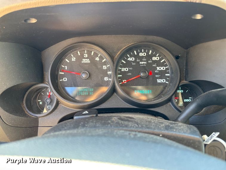 image for item EV3008 2013 Chevrolet Silverado 1500 pickup truck