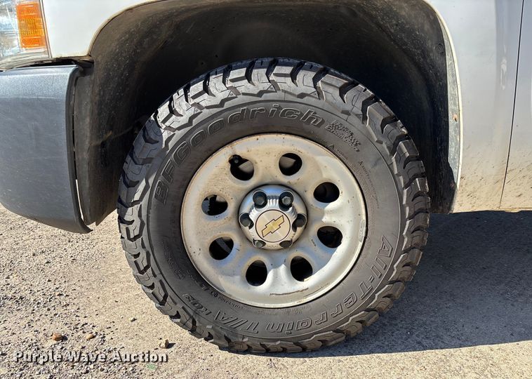 image for item EV3008 2013 Chevrolet Silverado 1500 pickup truck